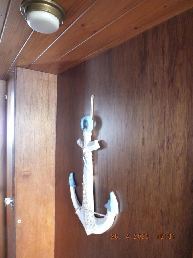Zouw Hausboat Zakotven -Pouze Ubytovani 拉贝河畔罗乌德尼采 外观 照片